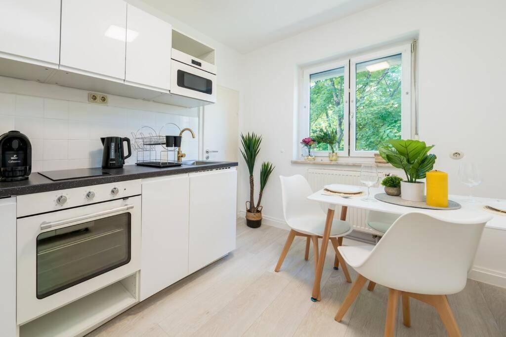 Eg Rechts -Wunderschone 80M² Grosse 3-Zimmer City Wohnung Nahe Salzburg ไฟรลาสซิง ภายนอก รูปภาพ