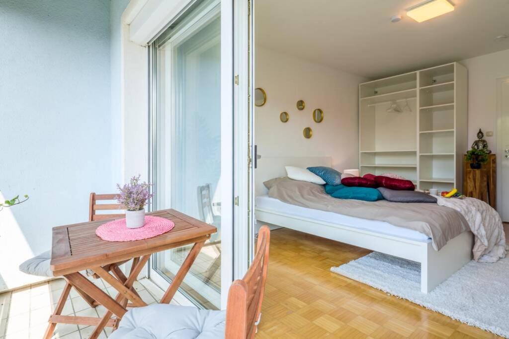 Eg Rechts -Wunderschone 80M² Grosse 3-Zimmer City Wohnung Nahe Salzburg ไฟรลาสซิง ภายนอก รูปภาพ