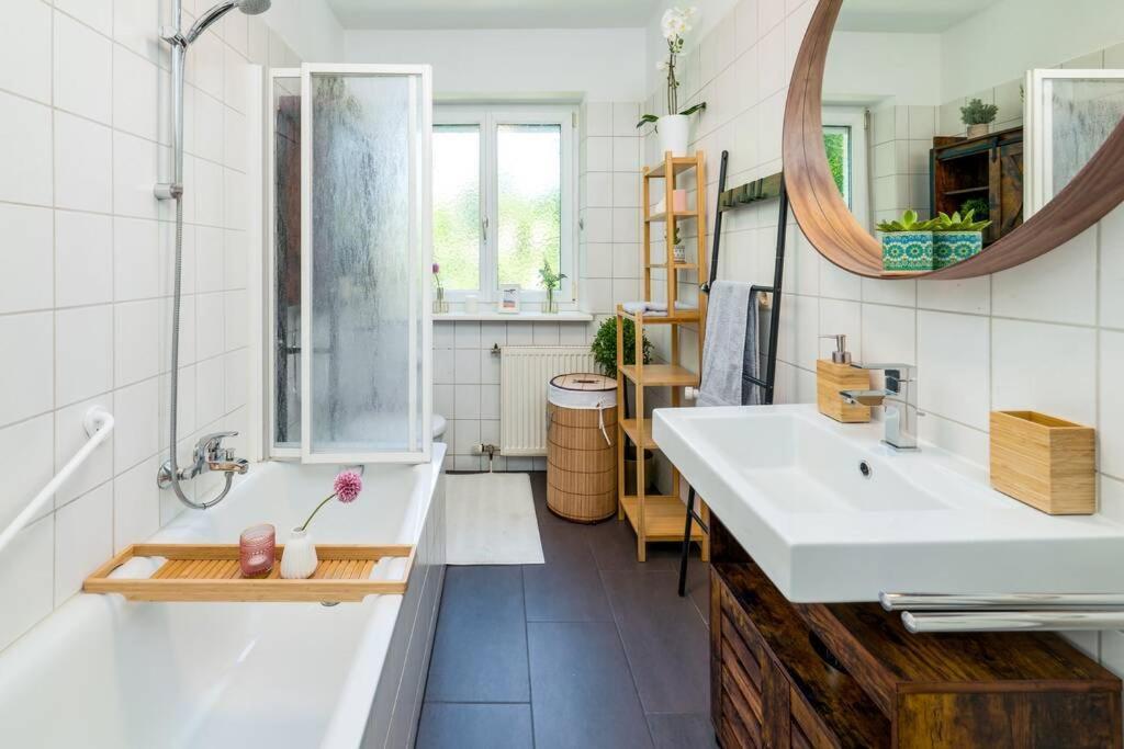 Eg Rechts -Wunderschone 80M² Grosse 3-Zimmer City Wohnung Nahe Salzburg ไฟรลาสซิง ภายนอก รูปภาพ